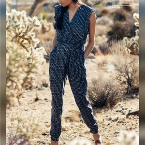 Faherty Holly Navy Ikat Jumpsuit Size Small